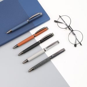 DELUXE PEN - Classy Metal Pen with PU Cover for a Luxurious Writing Experience - Image 3