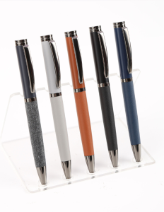 DELUXE PEN - Classy Metal Pen with PU Cover for a Luxurious Writing Experience - Image 5