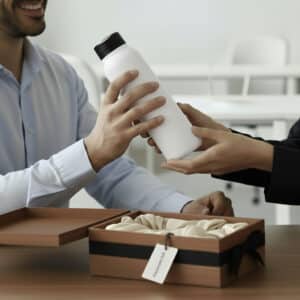 BOTELLA PRO - 900ml Multi-Functional Drink Bottle with Magnetic Phone Loop - Image 8