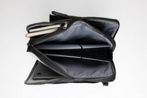 O Alpha Bag – Stylish 3-in-1 Travel Bag - Image 40